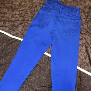 High waisted jeans!